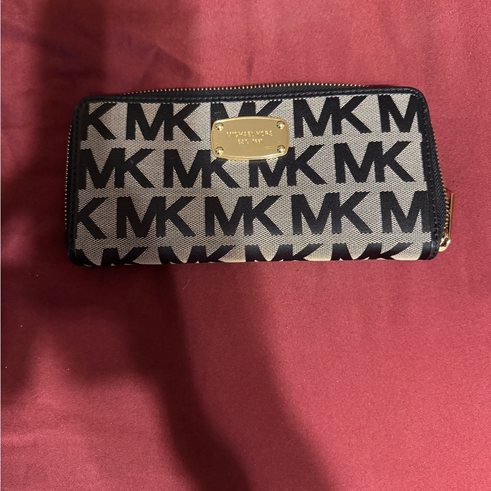 Michael Kors Black and Cream Wallet